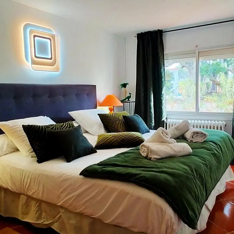 Maison d'hôtes Hôtel La Cigaliere Sitges Gay Only à Olivella